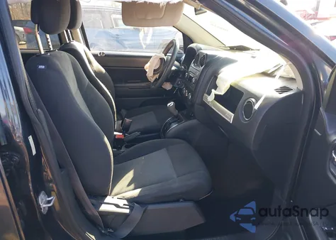 2016 Jeep Compass Sport z USA, uszkodzony, nr VIN 1C4NJCBB1GD543010